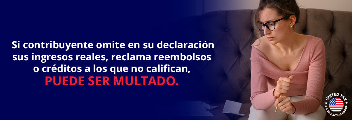 Mujer Revisa su Declaracin de Impuestos para Evitar Multas Tributarias en Estados Unidos