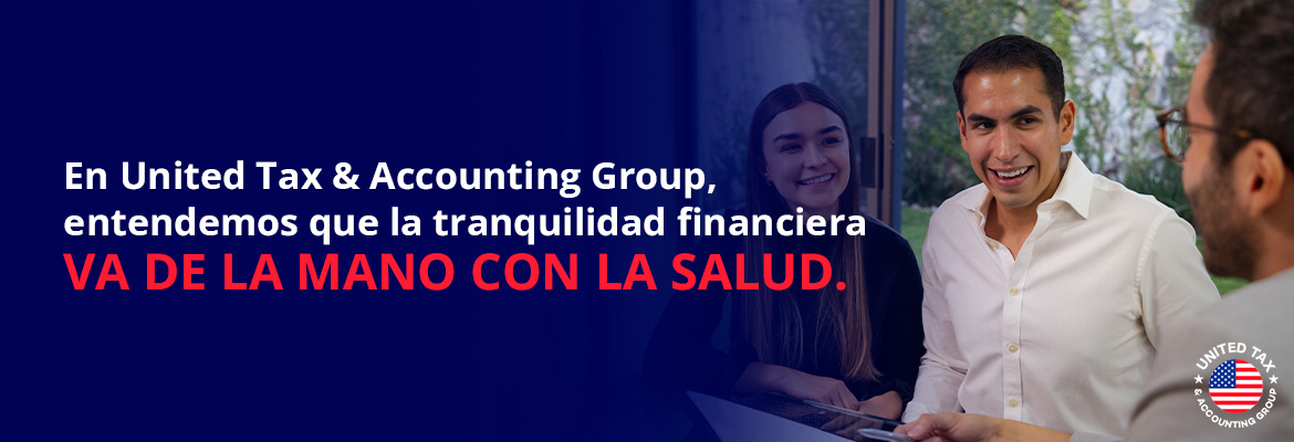 Pareja con su Guía para Encontrar tu Cobertura Ideal de Seguro Médico (Obamacare y Privada)