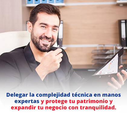 Empresario Feliz porque Recibe Asesor�a Contable Continua en Florida
